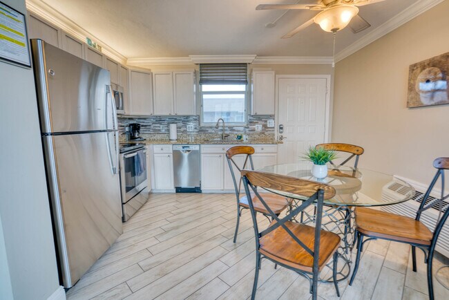 Foto del edificio - 5600 Bonita Beach Rd SW