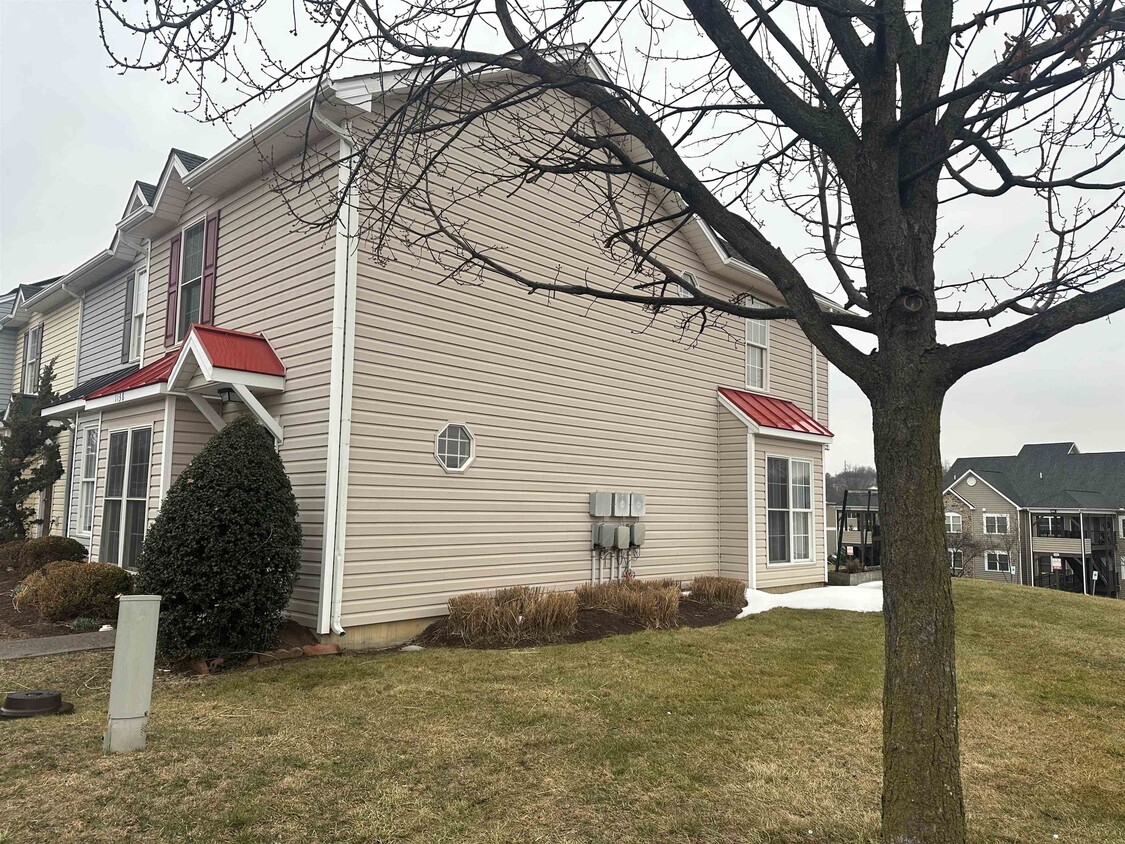 Building Photo - 1138 Paul Revere Ct