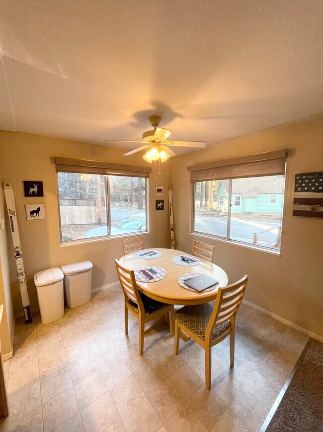 Building Photo - 1083 Aspenwald Rd