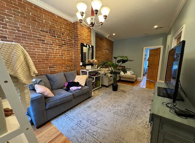 Foto del edificio - 618 E 6th St