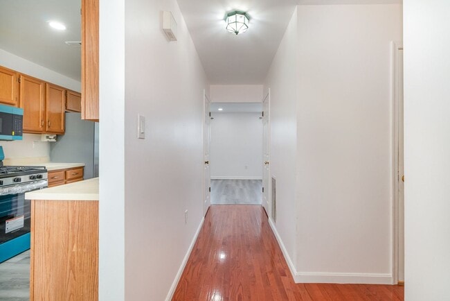 Building Photo - 6212 Spring Knoll Dr