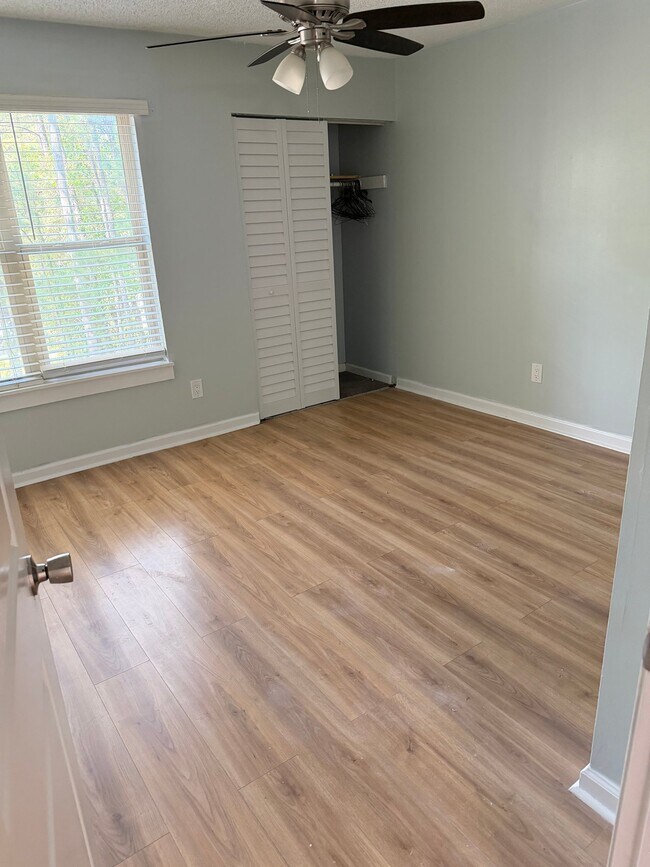 Foto del edificio - 3575 Oakvale Rd