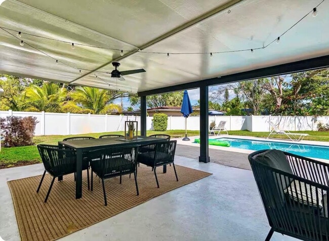 Foto del edificio - 2648 NW 9th Ln