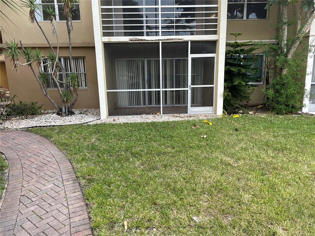 Building Photo - 4235 N University Dr