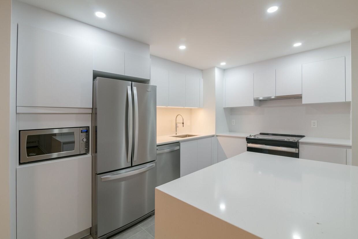 Primary Photo - 4800 Maisonneuve Blvd W