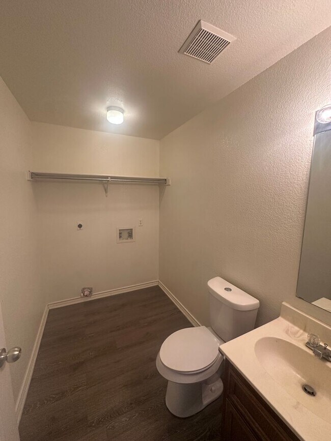 Building Photo - 3Bd/1.5 Ba in Killeen, TX!