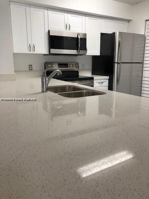 Foto del edificio - 650 S Park Rd