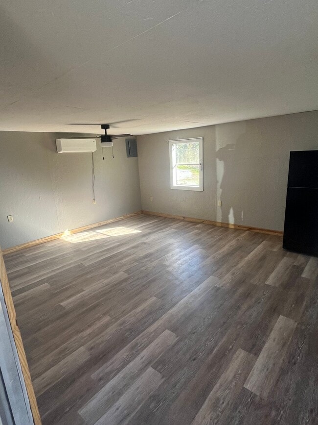 Building Photo - 2138 Richardson Rd