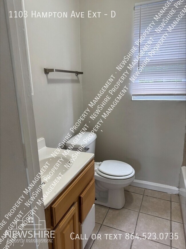Foto del edificio - 1103 Hampton Ave Ext