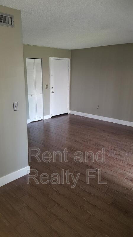 Photo - 9003 Westchester Cir House