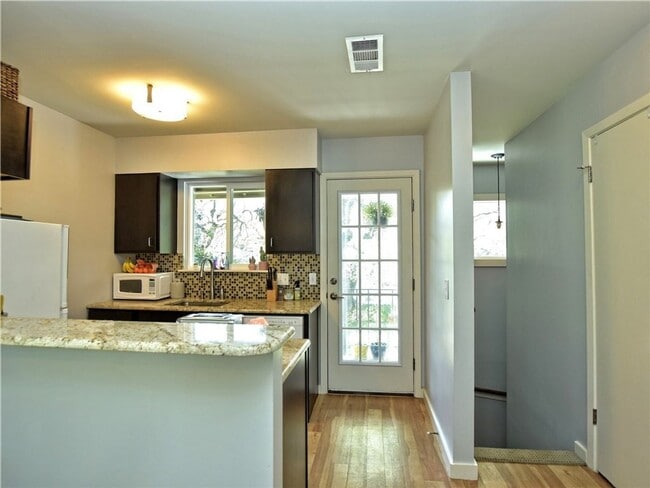 Foto del edificio - 1513 Travis Heights Blvd