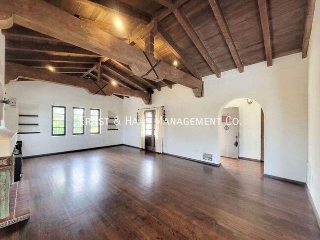 Building Photo - 603 Termino Ave