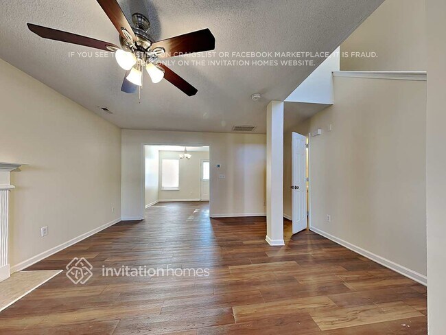 Foto del edificio - 3514 Lukes Dr