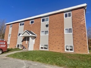 Building Photo - 17 Scott Ave