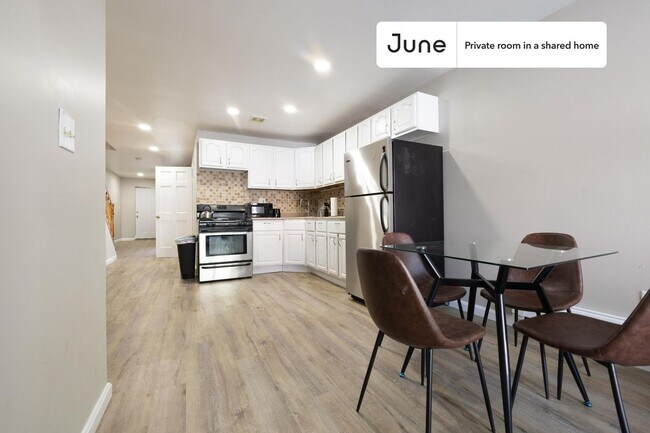 Foto del edificio - Room in Shared 4 bed/3 bath home