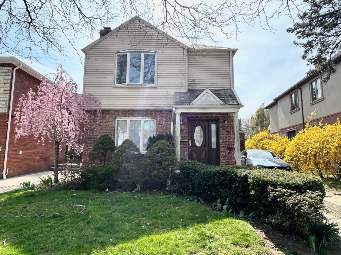 Primary Photo - 6418 Cromwell Cres
