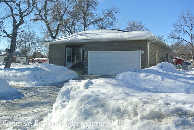 Foto del edificio - 3 br, 1 bath House - 205 20th St NW