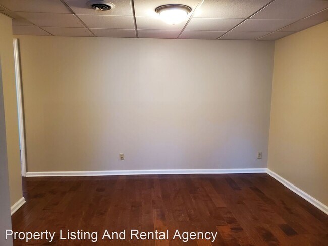 Building Photo - 2115 Hickory Springs Rd