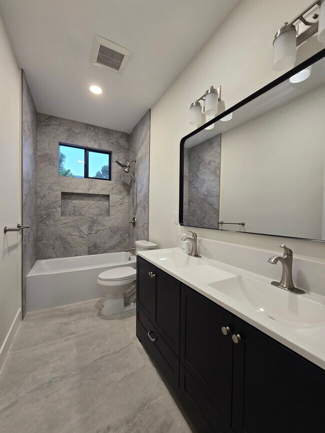 Foto del edificio - 13992 Putney Rd
