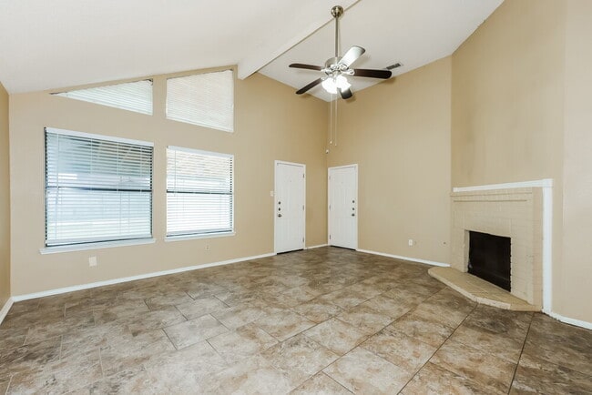 Building Photo - 1705 Cool Springs Dr