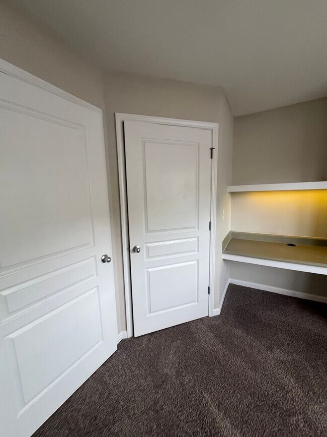 Foto del edificio - 3708 Spruce Ridge Way