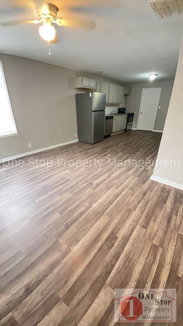 Foto del edificio - 2 Bedroom 1 Bathroom home in Kansas City!