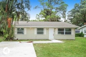 Building Photo - 3226 1st Pl