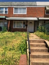 Building Photo - 2563 Southdene Ave