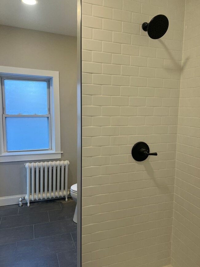 Building Photo - 326 State St