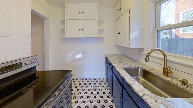 Foto del edificio - 909 Glenwood Ave