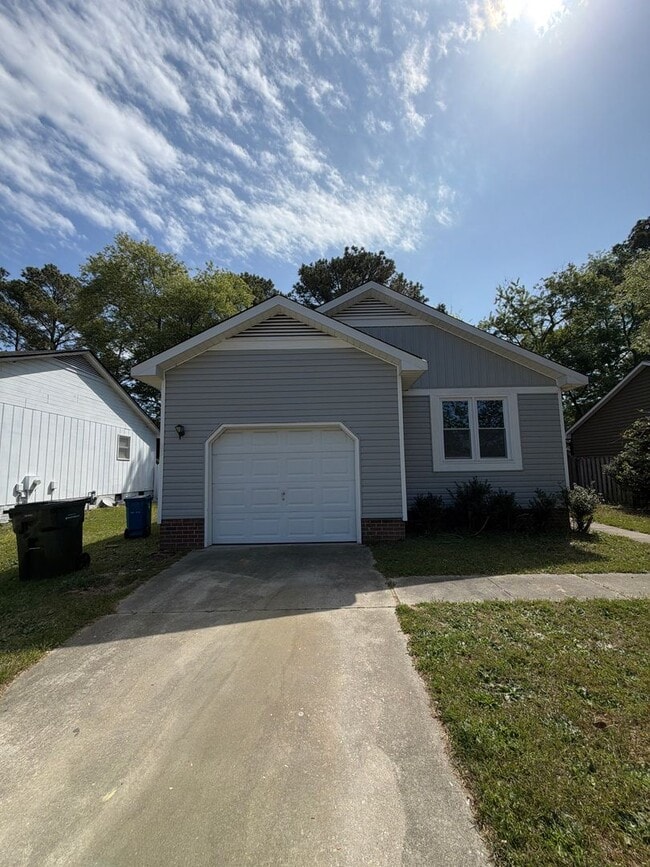 Building Photo - 1423 Rougemart Dr
