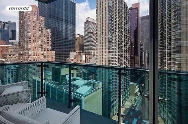 Building Photo - 306 W 48th St
