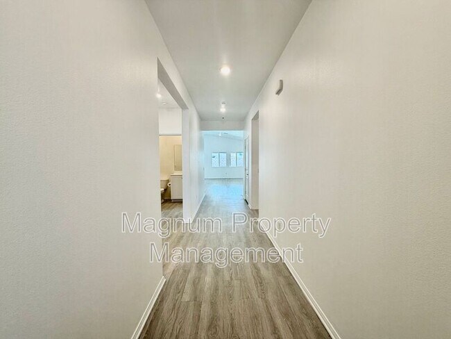 Foto del edificio - 26557 Wintersweet Ct