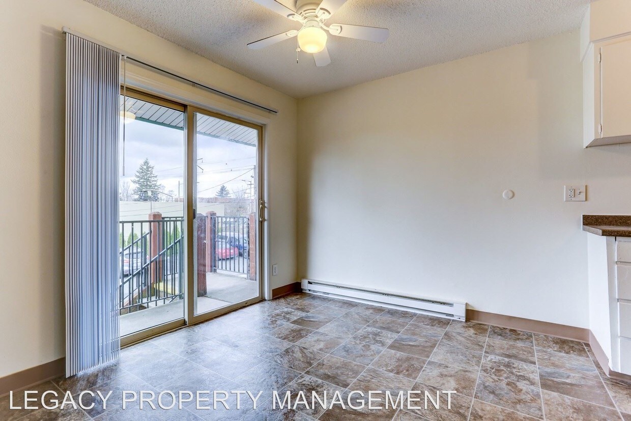 Foto principal - 15847 SE Stark St