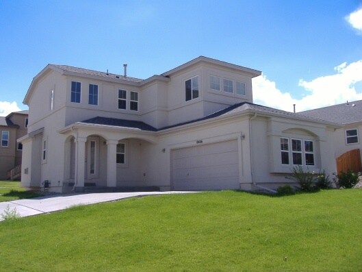 Foto principal - 8486 Meadowcrest Dr