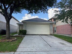 Building Photo - 10738 Plum Dale Way