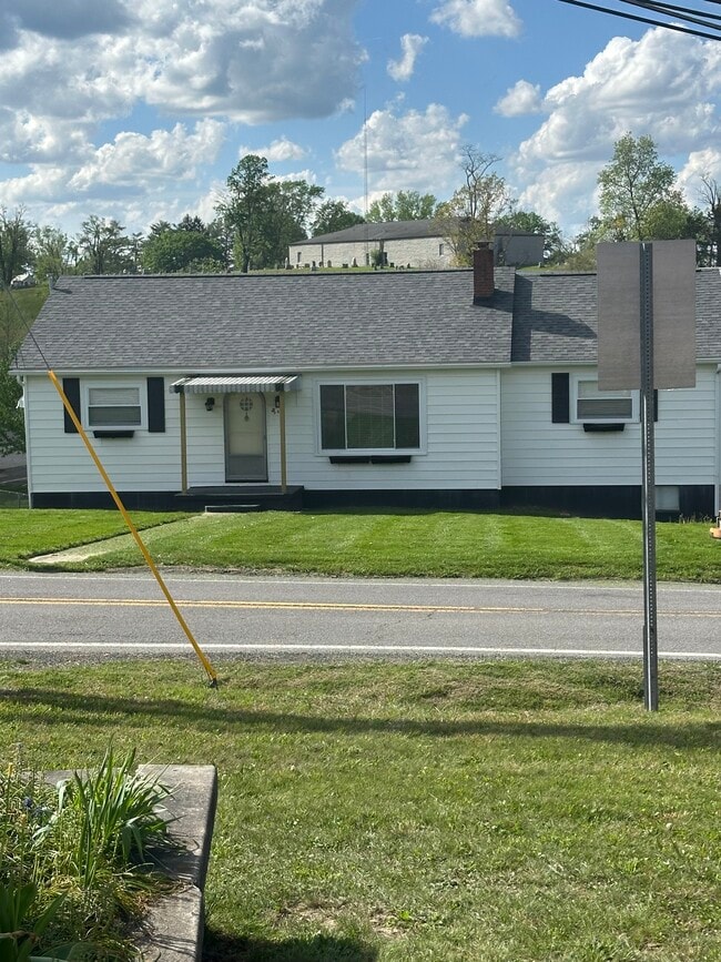 Foto del edificio - 204 Crescent Rd