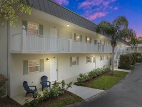 Building Photo - 900 Jasmine Ln