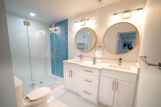 Photo - Beautiful Spacious Stylish near Busch Gardens at Crenshaw Townhome