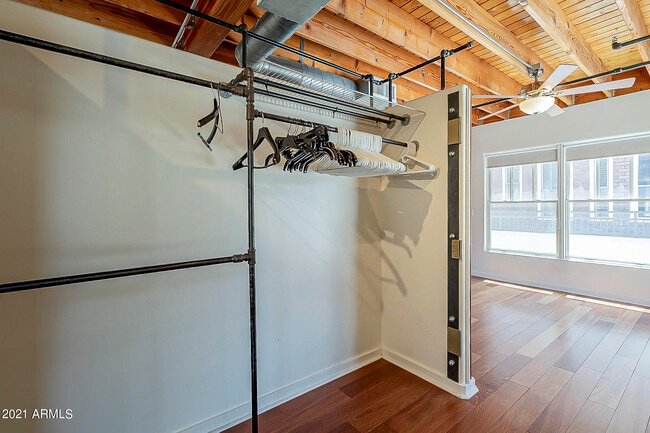 Building Photo - 304 W Roosevelt St