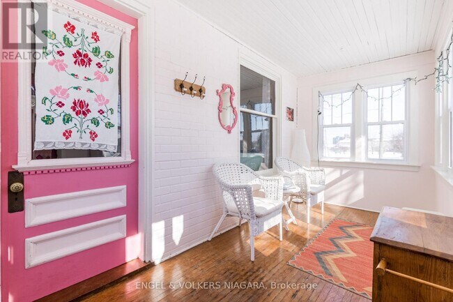 Building Photo - 5643 Peer St