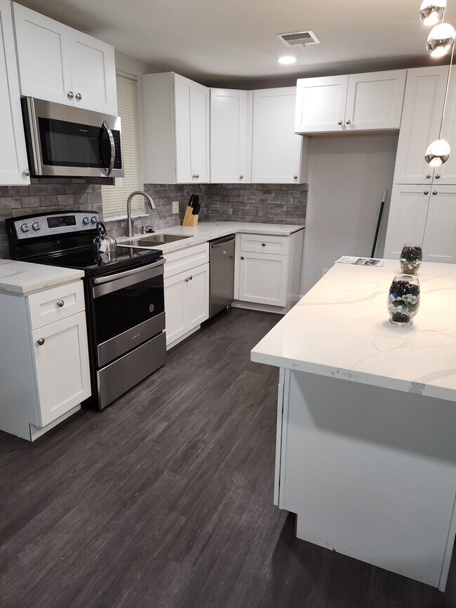 Foto del edificio - 7136 Avenue N