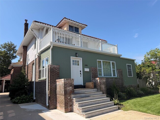 Foto del edificio - 646 W Beech St