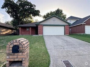 Building Photo - 1508 Hollowbrook Ct