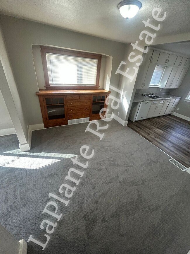 Foto del edificio - Bright Newly renovated Home in a Quiet Wes...