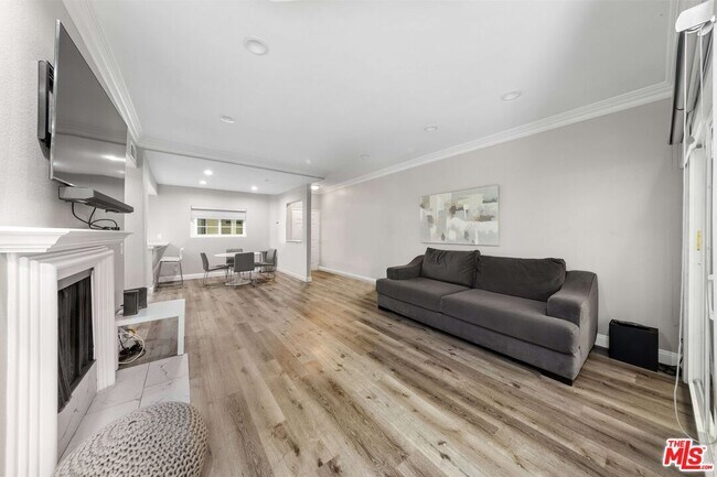 Foto del edificio - 4301 Fulton Ave