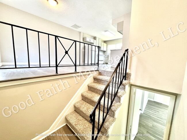 Foto del edificio - Available NOW! 4 Bedroom/2 Bath