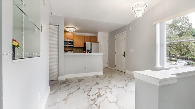 Foto del edificio - 1825 Palm Cove Blvd