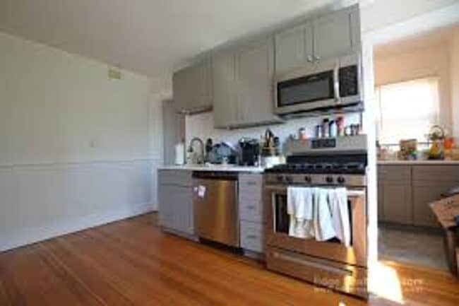 No Brokers Fee, New Kitchen, Laundry on a Site, - No Brokers Fee, New Kitchen, Laundry on a Site, Townhome