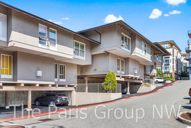 Building Photo - Beautiful Downtown Bellevue 819sf 2BR Cond...